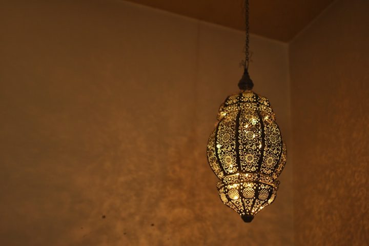 Photo Modern style metal mesh chandelier