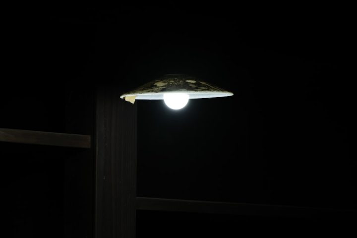 Photo UFO table lamp